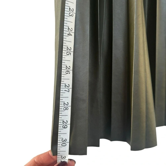 NWOT Grey Collective Olive Pleated Skirt Size Small - Picture 5 of 7